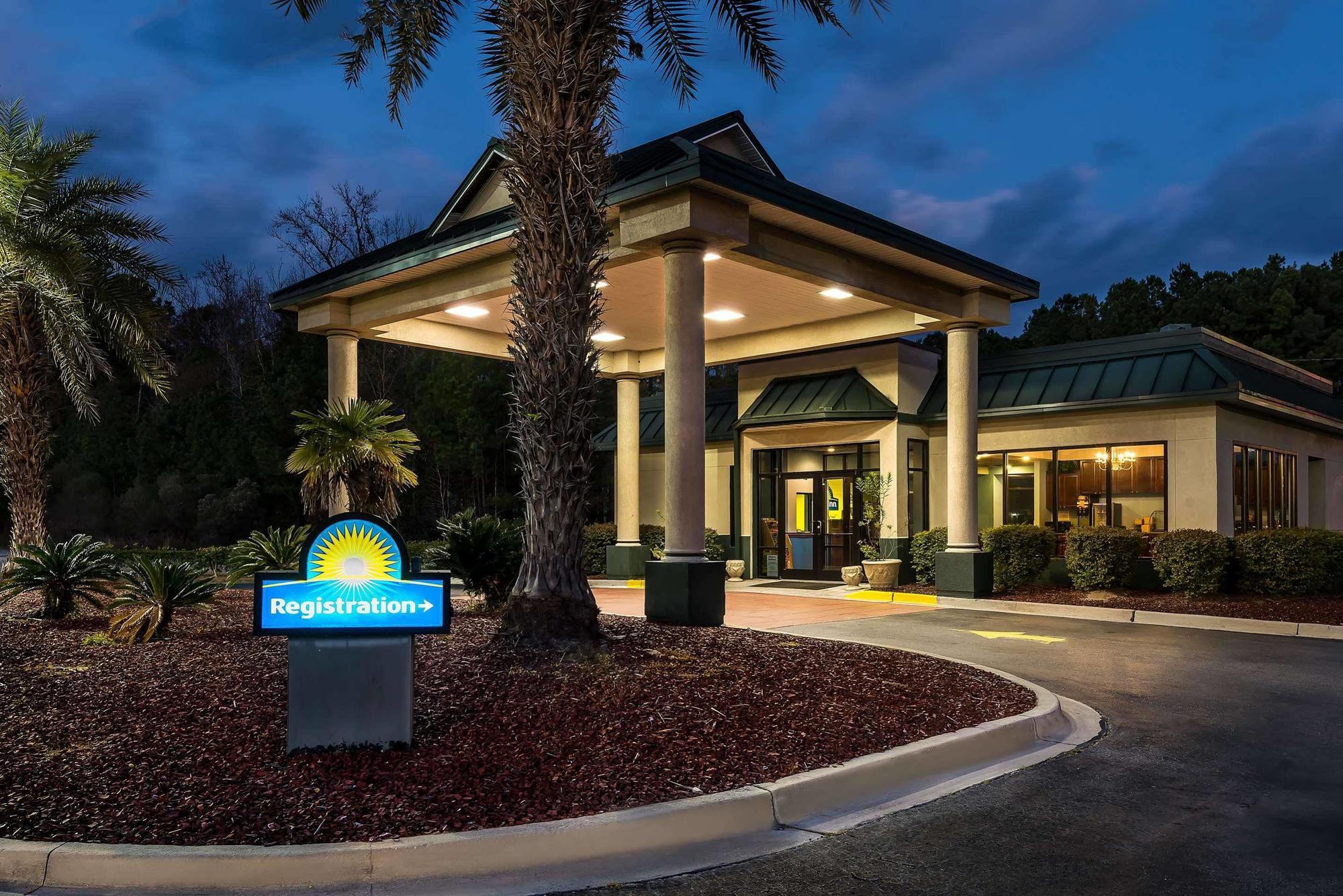 Days Inn By Wyndham Richmond Hill/Savannah Kültér fotó